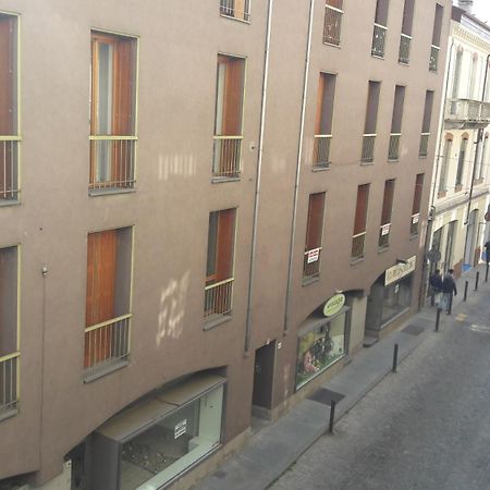 Appartamento Centrale Con Garage Асти Экстерьер фото