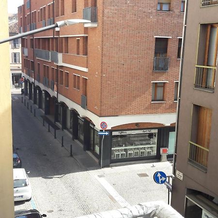Appartamento Centrale Con Garage Асти Экстерьер фото