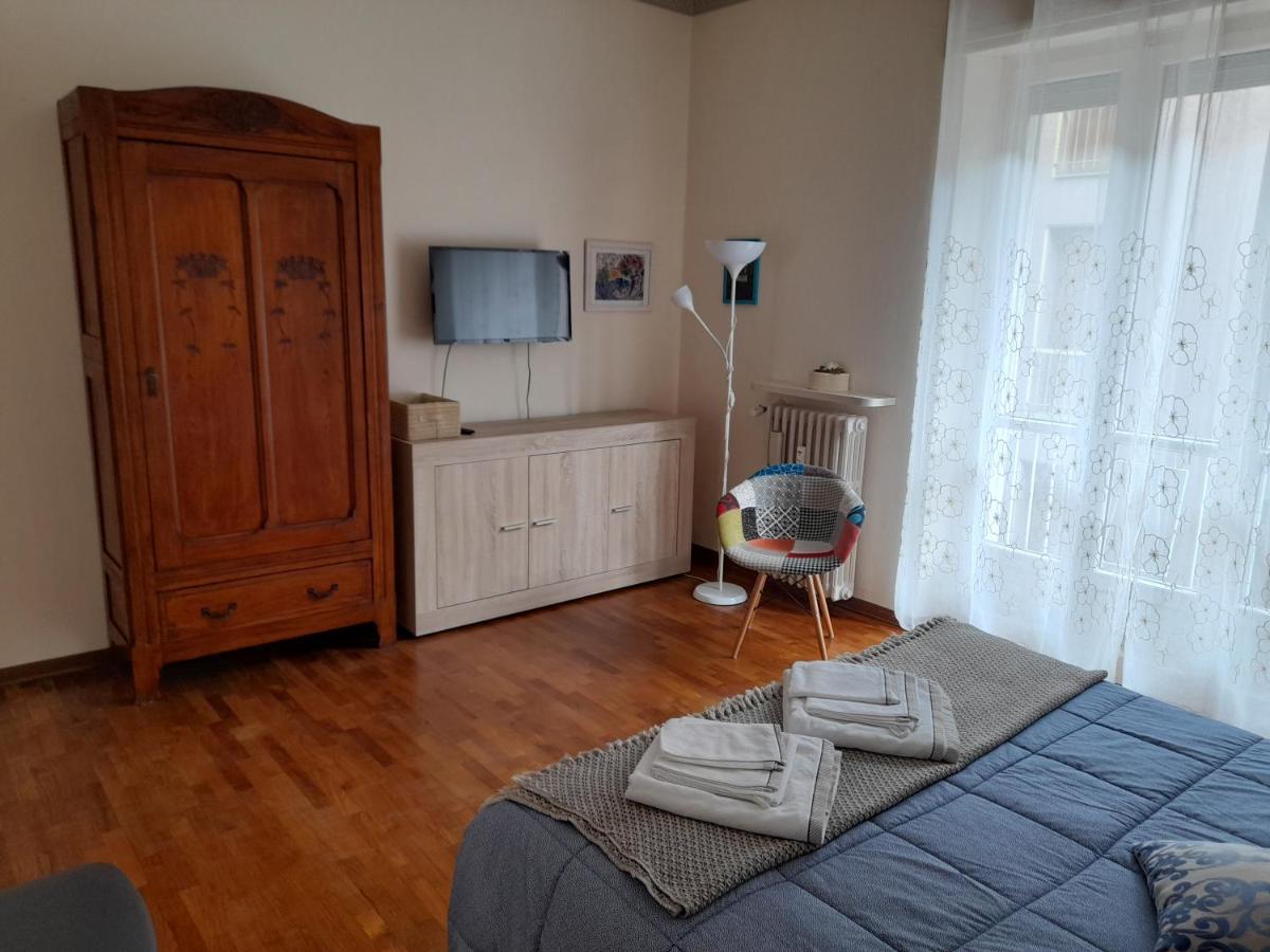 Appartamento Centrale Con Garage Асти Экстерьер фото